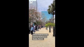 Thousands line up to pay respects to Jesse Jackson