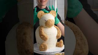 Sculpting a bear cake 🐻#cakedecorating #bearcake #sculptedcake #cakeart