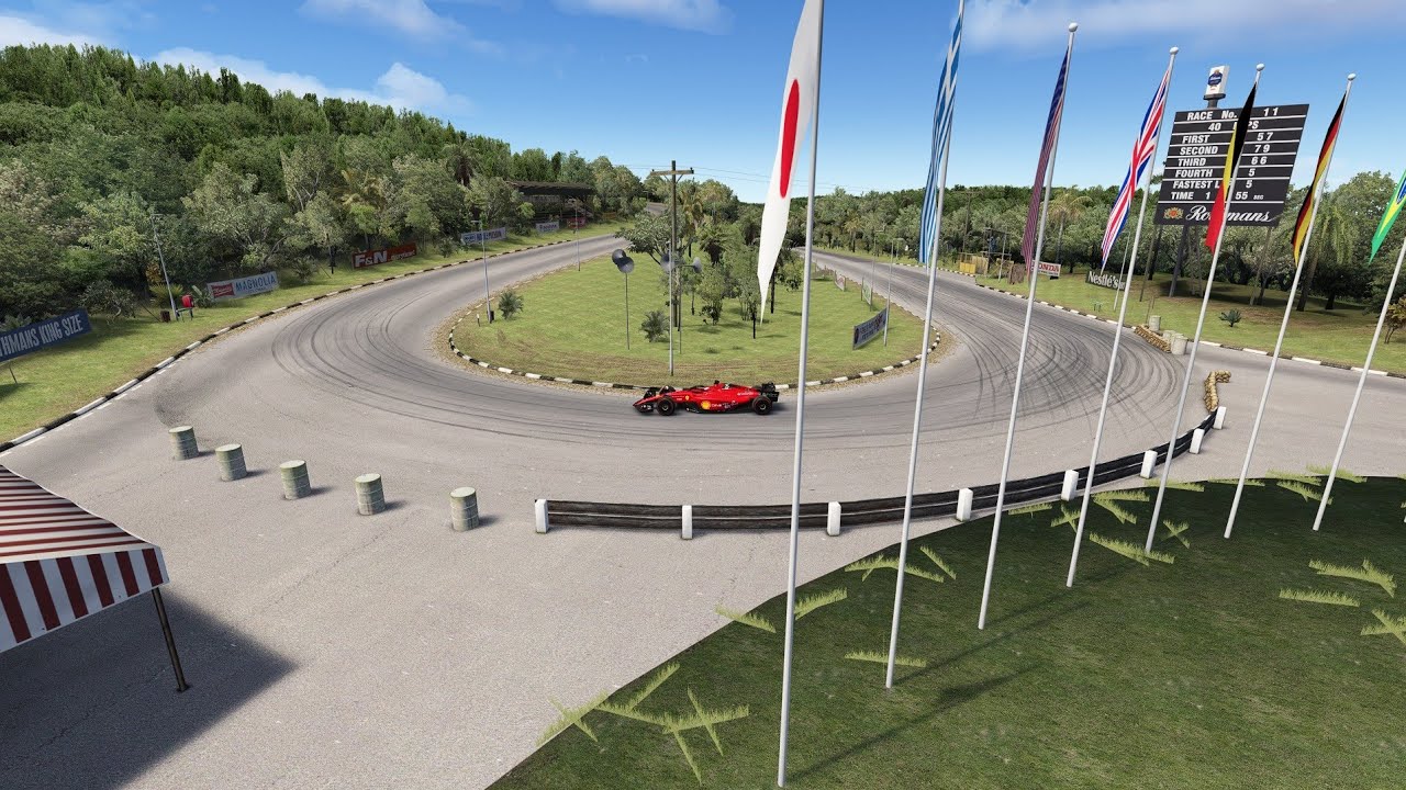 This is dangerous!!! Sainz onboard at the Thomson Road grand prix track