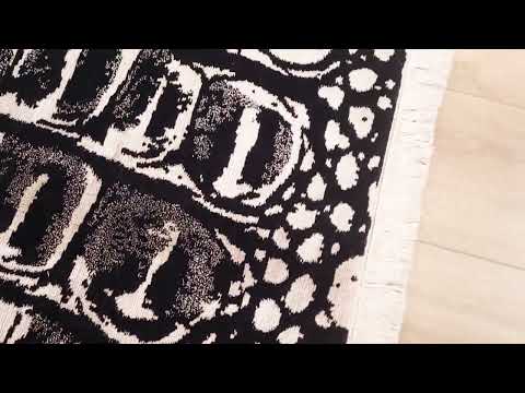 Geometric Patterned Hand Woven Rug — review video cover image