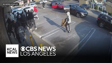 Anaheim jewelry store owner fights back against attempted burglars