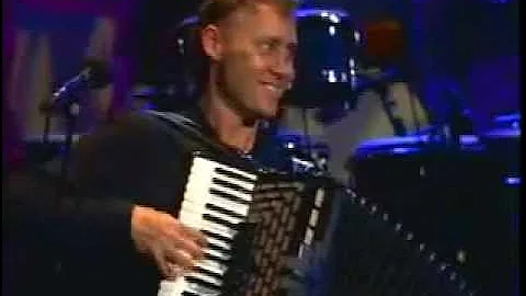 Angel From Montgomery - Bonnie Raitt w/ Bruce Horn...