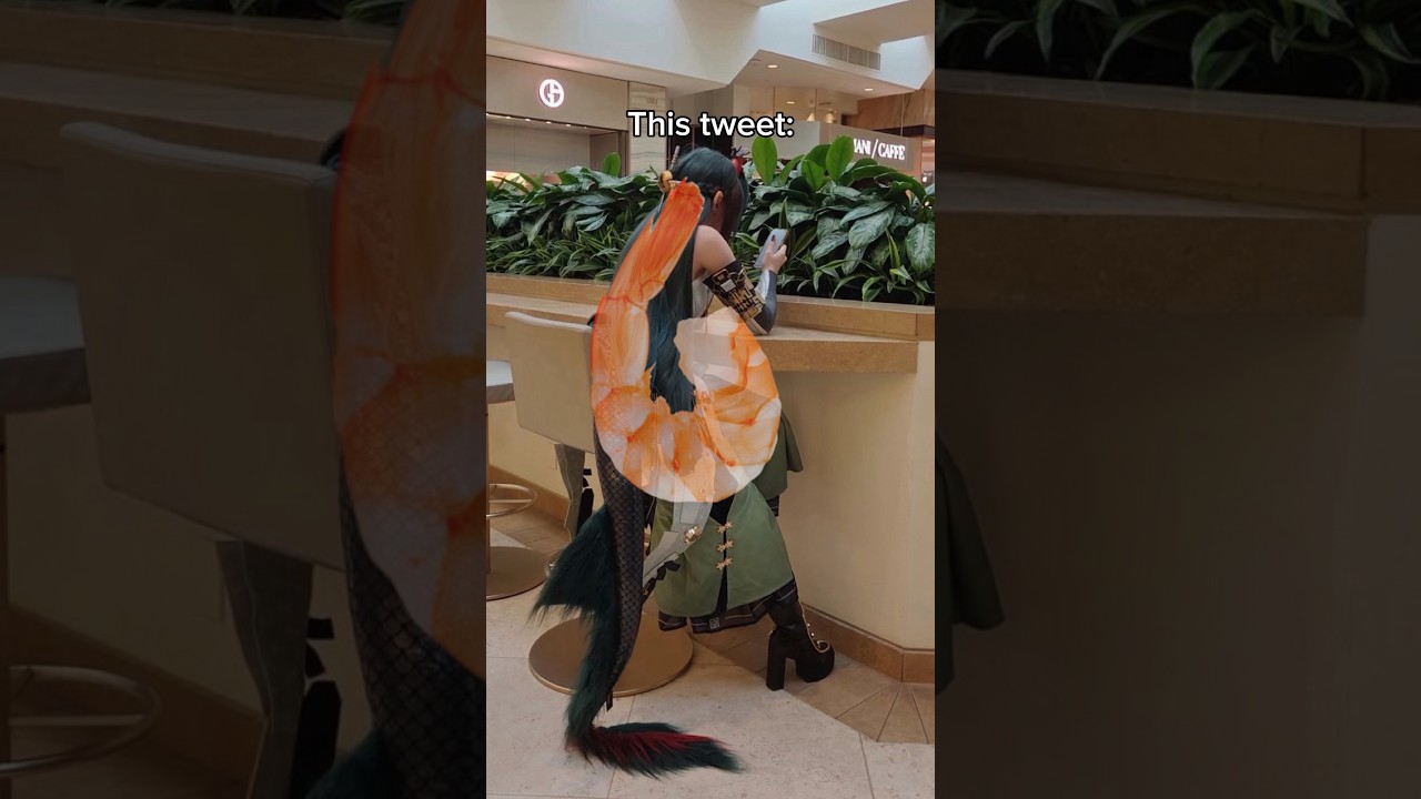 I got sniped while cosplaying in public 😭🙏