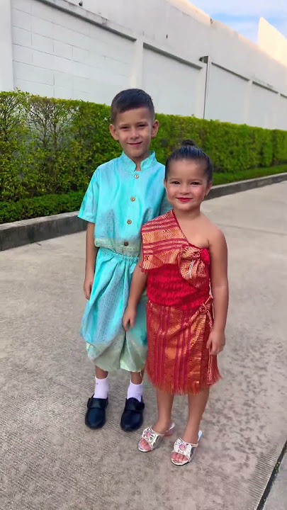 Thai kids celebrating Wai Kru day 🇹🇭 #thailand #sheleg #waikru #sawadikap #shelegfamily