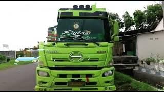 Truk Hino Lagi Tampan Keren Pisan Dylan Yusuf