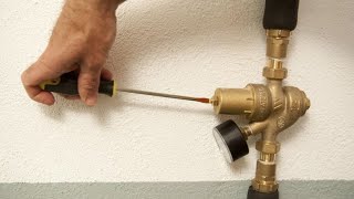 Cómo instalar un reductor de presión de agua - Bricomania 