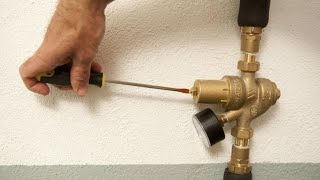 Cómo instalar un reductor de presión de agua - Bricomania