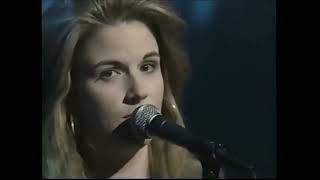 Watch Trisha Yearwood Woman Walk The Line video