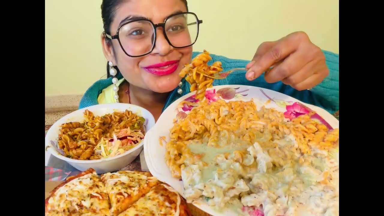 Eating white sauce pasta, red sauce pasta, mix sauce pasta with margherita pizza