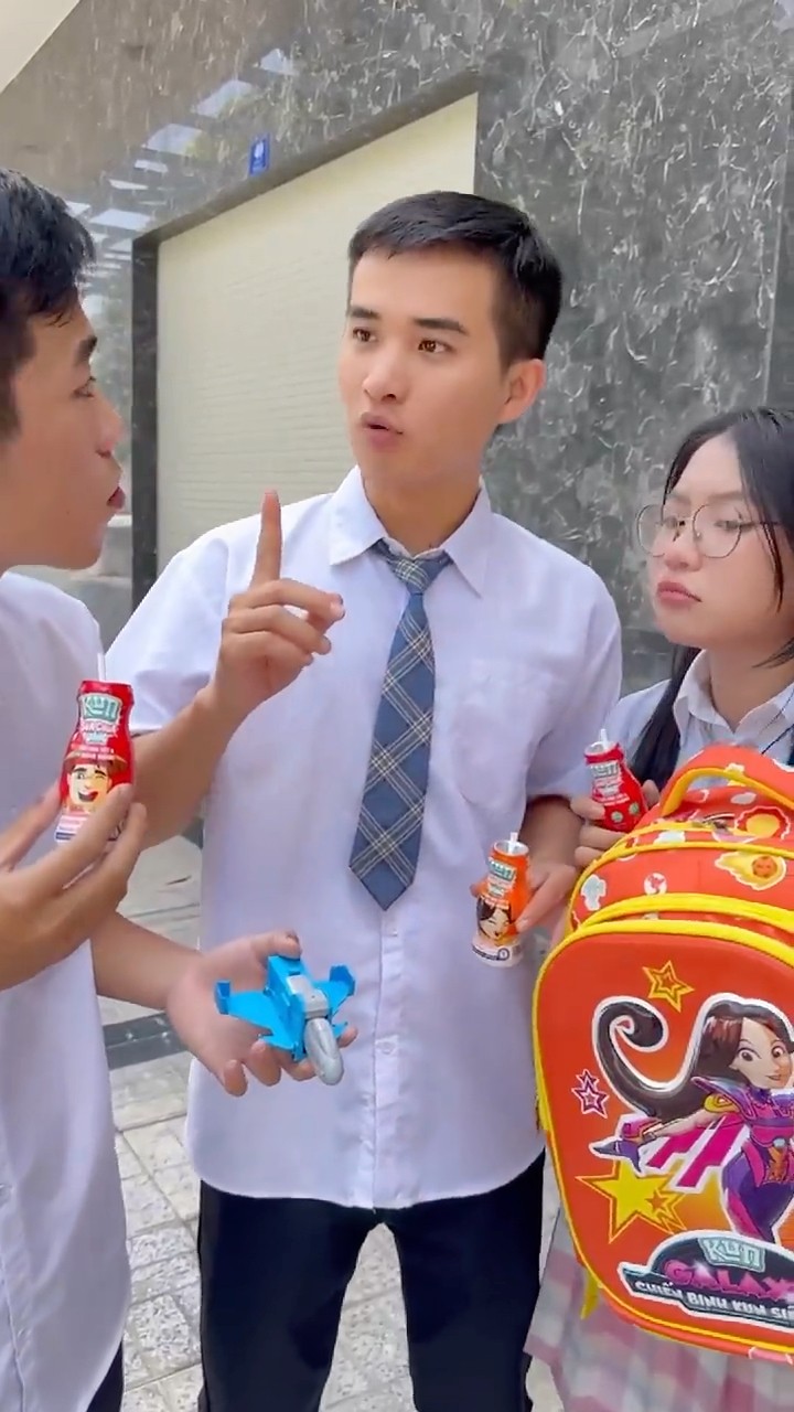 LNF - Cùng Anh Su Hào sưu tầm Ba lô KUN Siêu Phàm || Magic backpack #shorts
