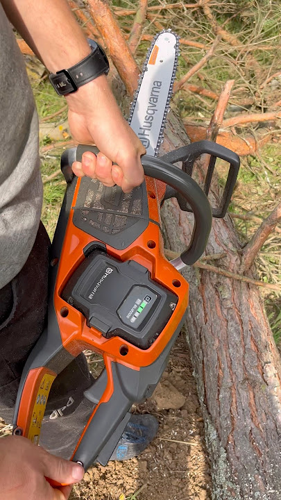 Battery HUSQVARNA 540i XP Testing Work 😮💪 #chainsaw #husqvarna #work
