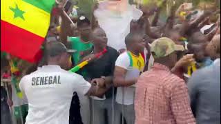 Macky Sall en liesse populaire avec le peuple sénégalais aprés la qualification du Sénégal.