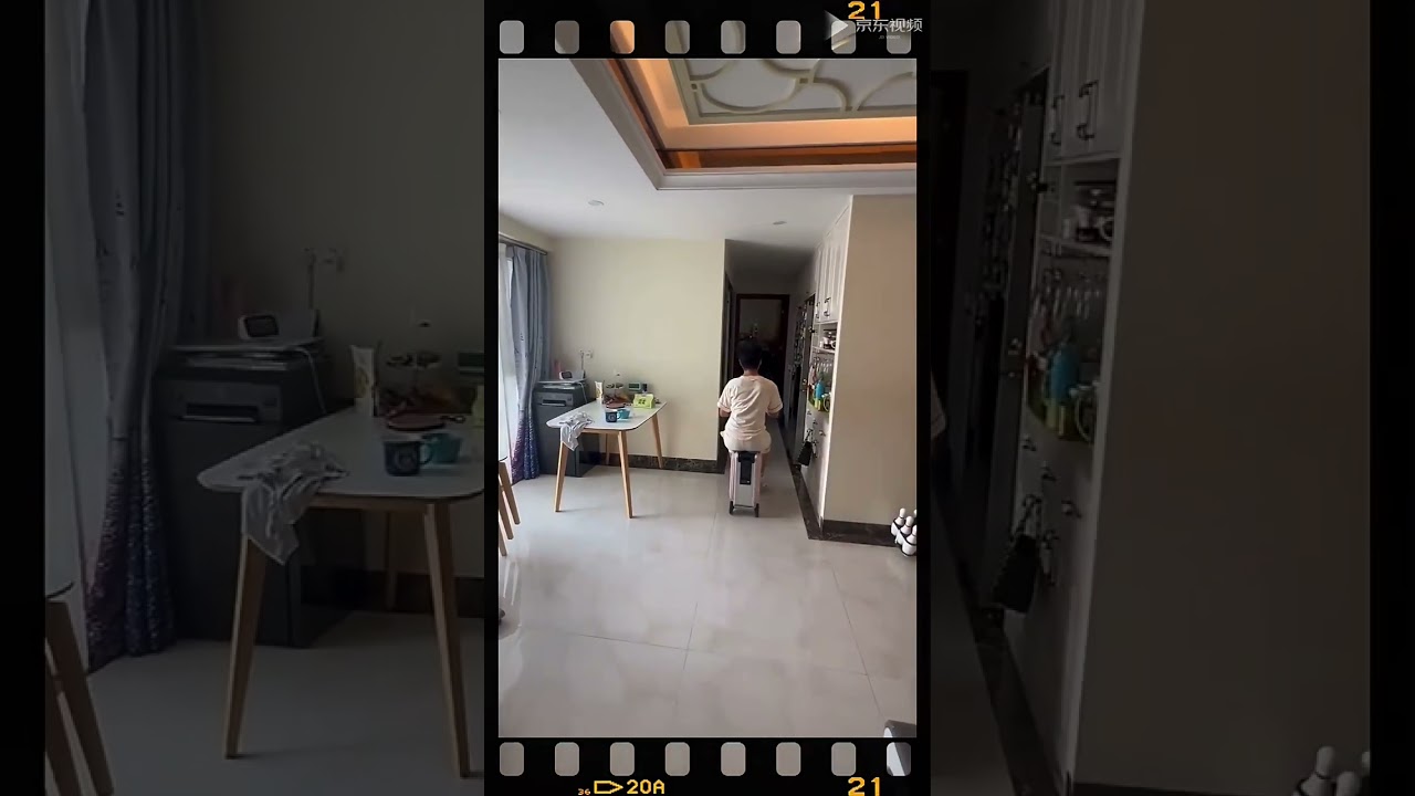 SE3S Smart Suitcase Indoor Ride | All-Age Travel Tech 🛴 | Airwheel Luggage Demo