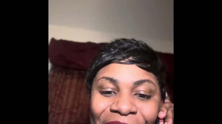 おばさんがエレナからお茶をもらうために電話した