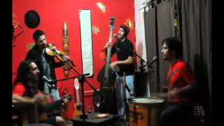 Video thumbnail of "LA ORQUESTA AMBULANTE[1].mp4"