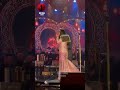 لحظة غنائية مميزة من أحلام