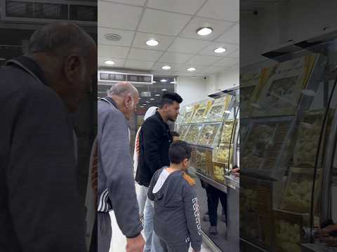 شاب وزجته يرفض يجيب لوالده كعك العيد شوفو إللي حصل