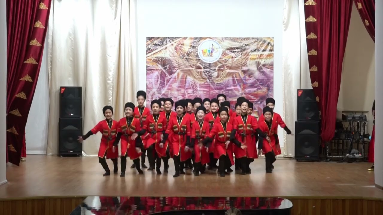 16  Қыдырәлі Қарақат мектеп студиясы   Грузин биі