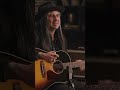 Gibson J-45 vs Gibson L-00 acoustic - Round Shoulder vs Small Body!