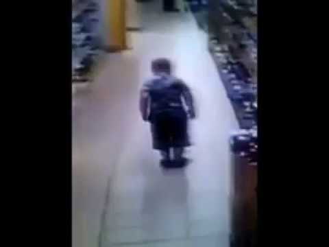 A child shits poop on the floor of  a super market like a boss GTA respect