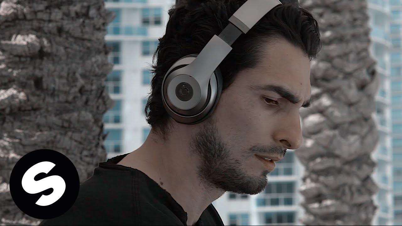 Mira Leandro Da Silva - Chicaboom (Official Music Video) en YouTube Mira Leandro Da Silva - Chicaboom (Official Music Video) en YouTube