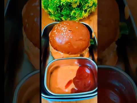 आज का Lunch Box Refill Magic 🍱✨जब lunch box में आए Burger 🍔, तो खुशी double होना तो बनता है! 😋❤️