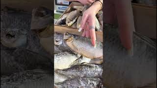 Городская суета гаснет, когда открываешь рыбу из Астрахани. Тот самый вкус.