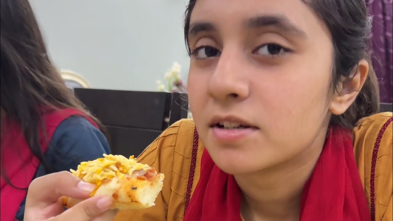 Kabhi Biryani pizza try kia hai 😳🤣Bede mazay ka hota hai😇kahani mere ...