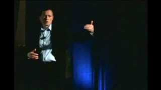 Using Gestures to Connect With Your Audience