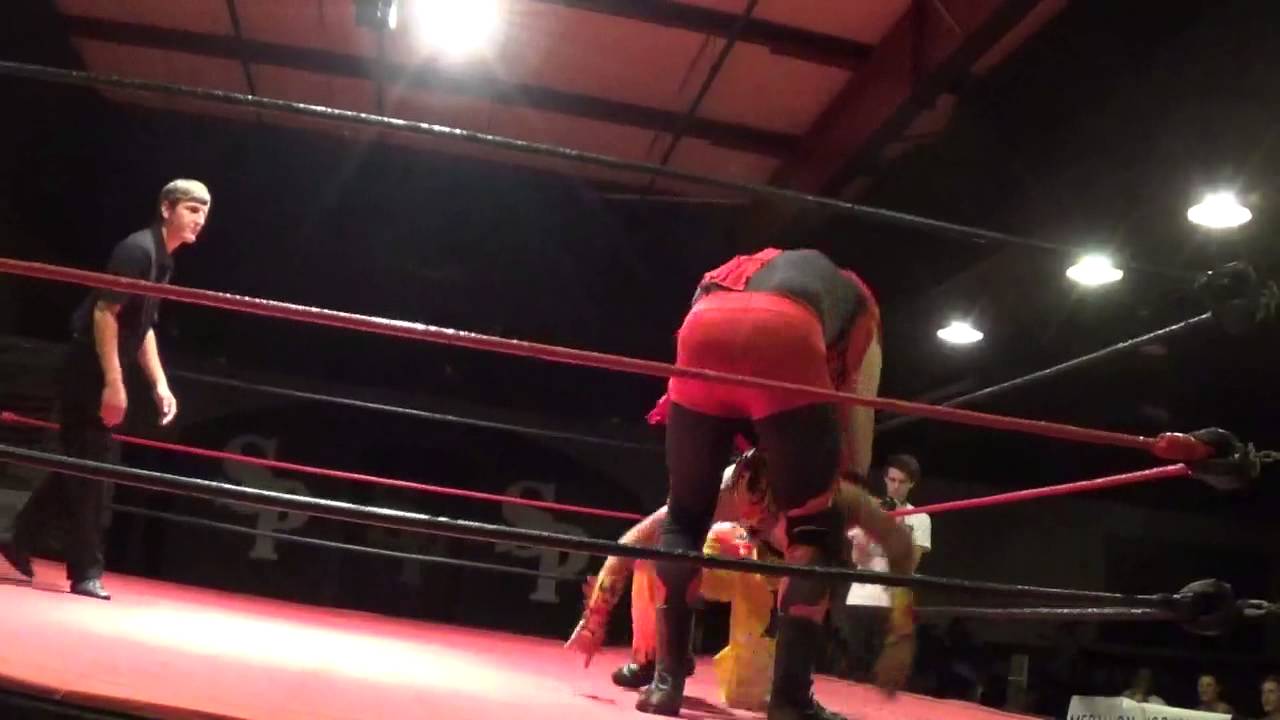 The M 80 Karson Kase vs El Satanico