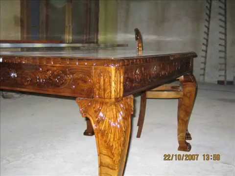 Βίντεο: Τραπέζι αντίκες (31 φωτογραφίες): ξύλινα τραπέζια αντίκες με φωσφόρο, παλαιωμένα ξύλινα μοντέλα από συμπαγές πεύκο