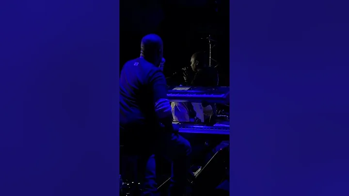 Night & Day? Meshell Ndegeocello, Robert Glasper, ...