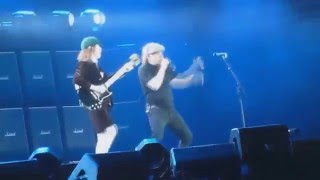 AC/DC Shoot To Thrill (Live in Toronto 2015) Multi-cam