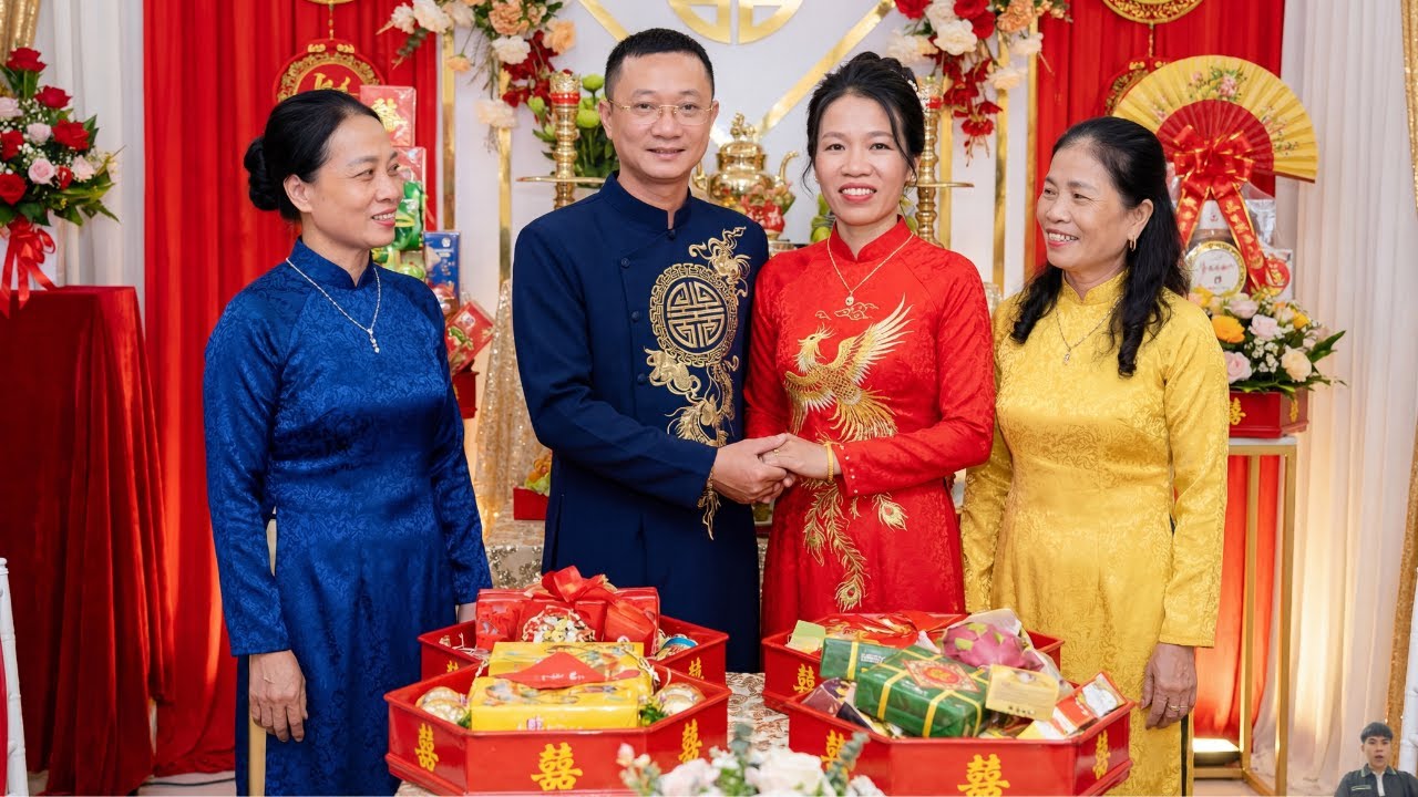 Uri and Tu Tieu are engaged - Uri's mother and Tu Tieu's mother are representing them. Side Story