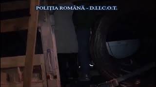VIDEO Percheziții de amploare la Sibiu - Cinci persoane acuzate de trafic cu migranți duse la DIICOT 1 video