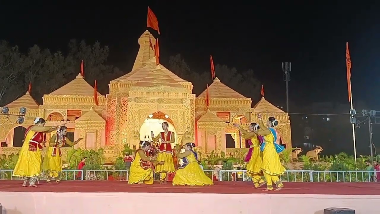 दशहरा मैदान में सबके राम कार्यक्रम में आयाम कथक अकादमी के छात्रों द्वारा हनुमान चालीसा  प्रस्तुति