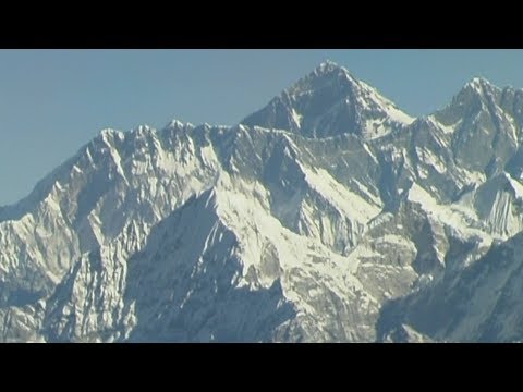 Video: Beklim De Everest En Sterf - Alternatieve Mening