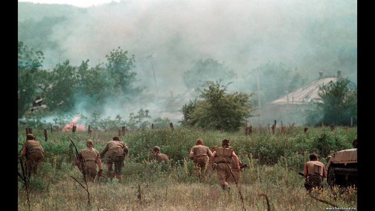 Штурм села комсомольское 2000. Чеченское сражение. Чечня ущелье аргунское 1999-2000. Чечня 1994 штурм грозного. Штурм президентского дворца в грозном.