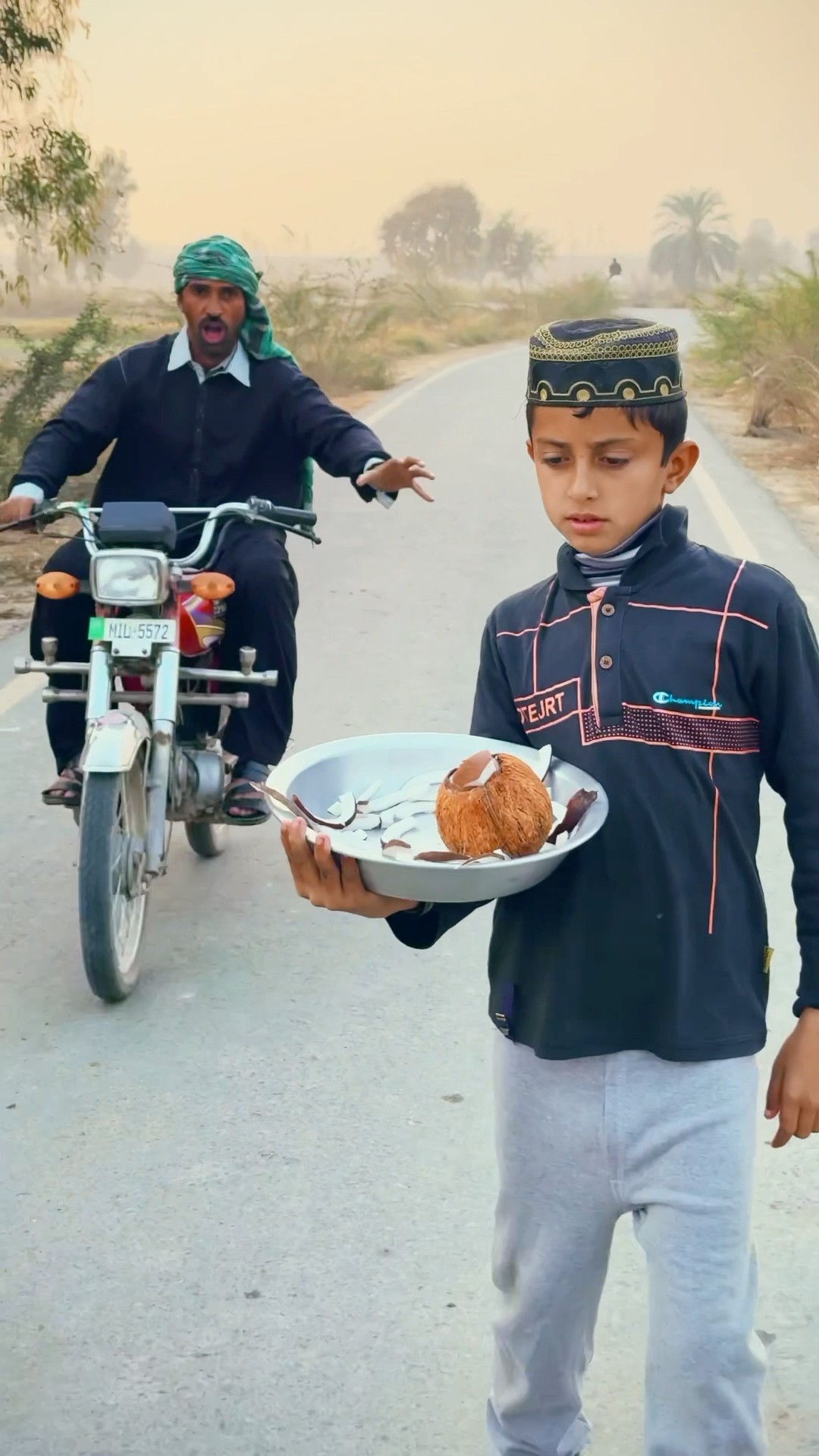 garib pheri wala na nuqsan kar dia ??