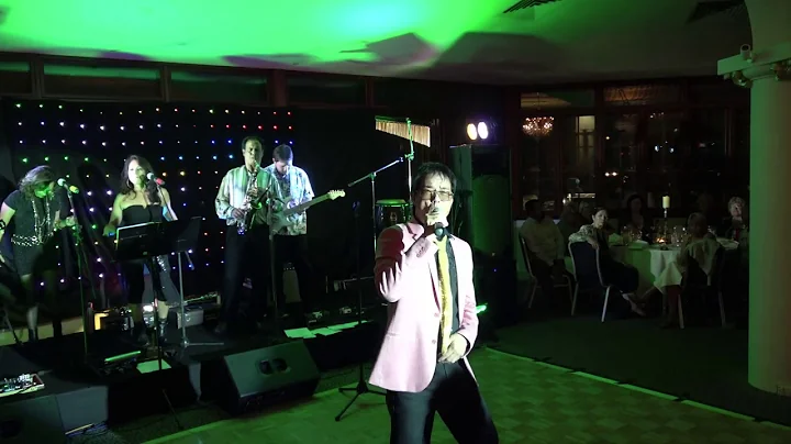 Ron Fischer sings cliff Richard