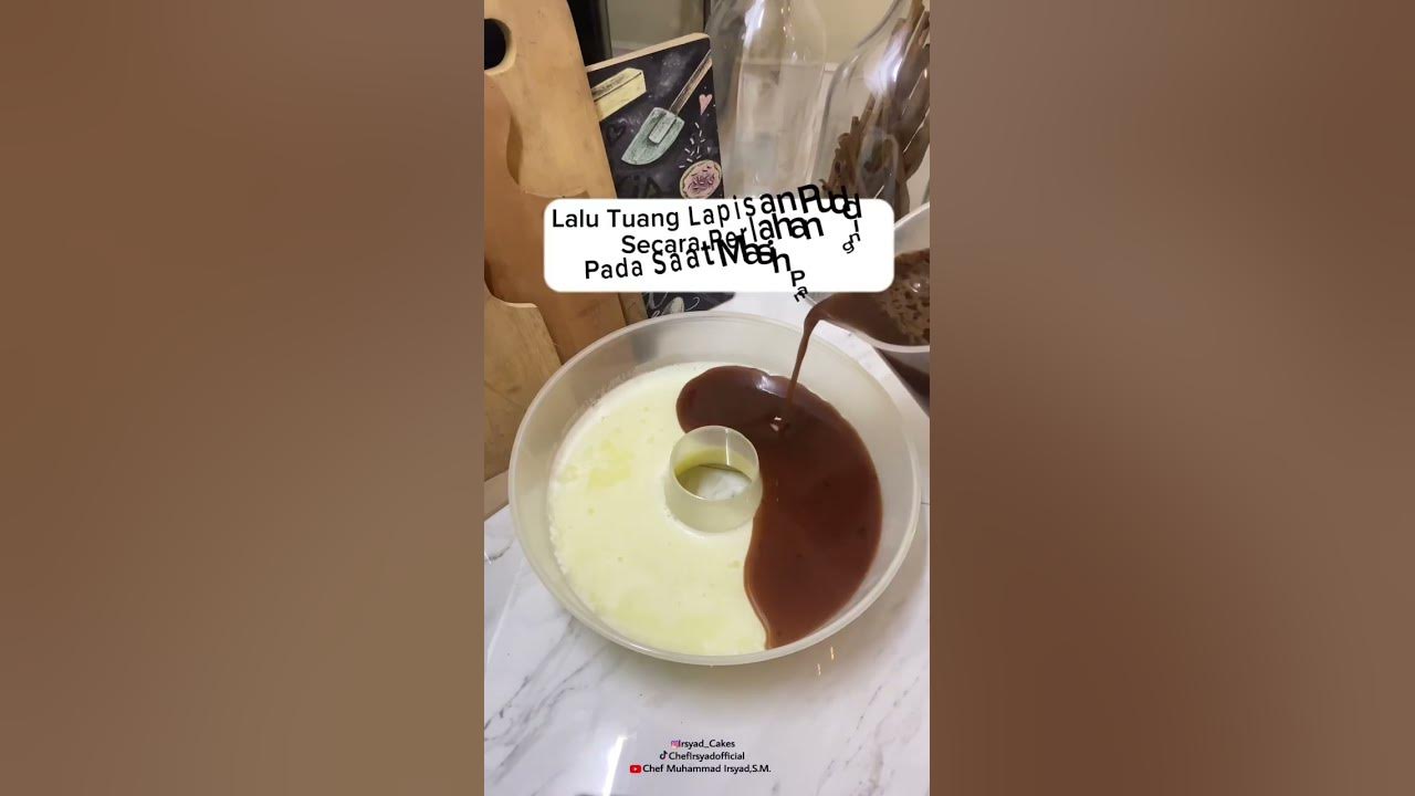 Tips Menuang Adonan Pudding Agar Menempel