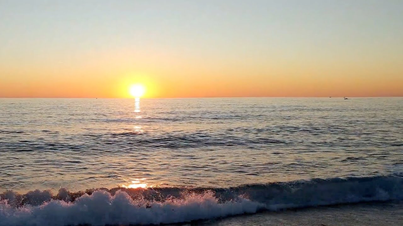 Suono delle onde del mare al tramonto, relax per mente, corpo e spirito ...