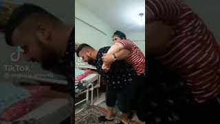 Hasta Annesi̇ne Bakan Adam Gi̇bi̇ Adam Yardimlarinizi Bekli̇yor