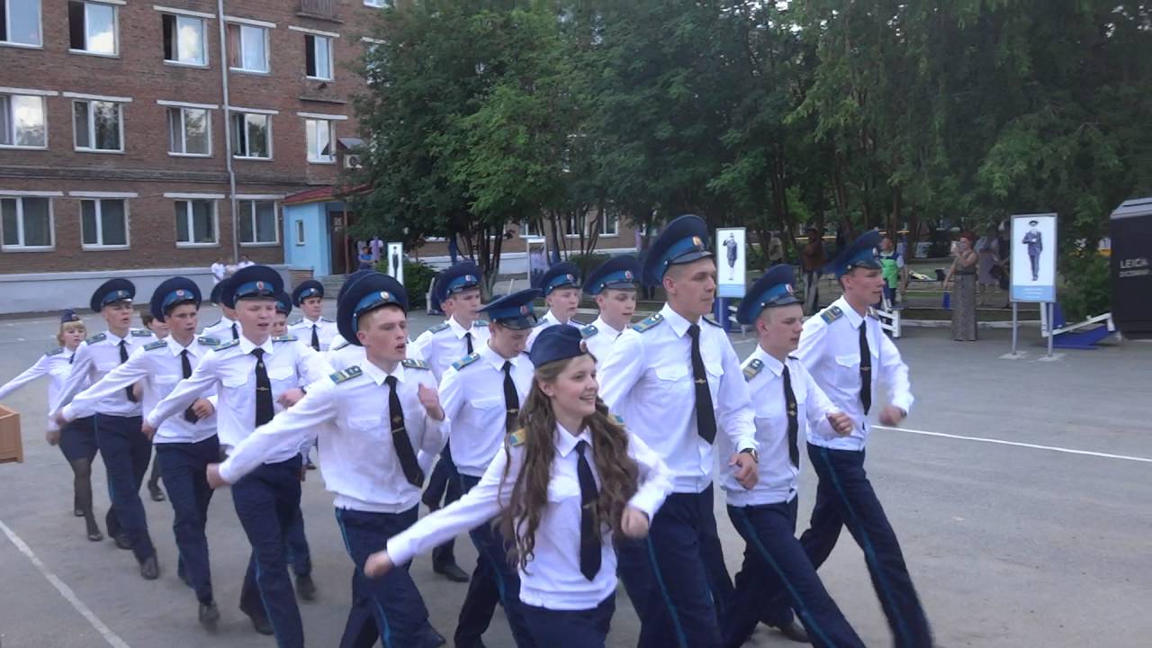 Торжественный марш выпускников 2016 г. - YouTube