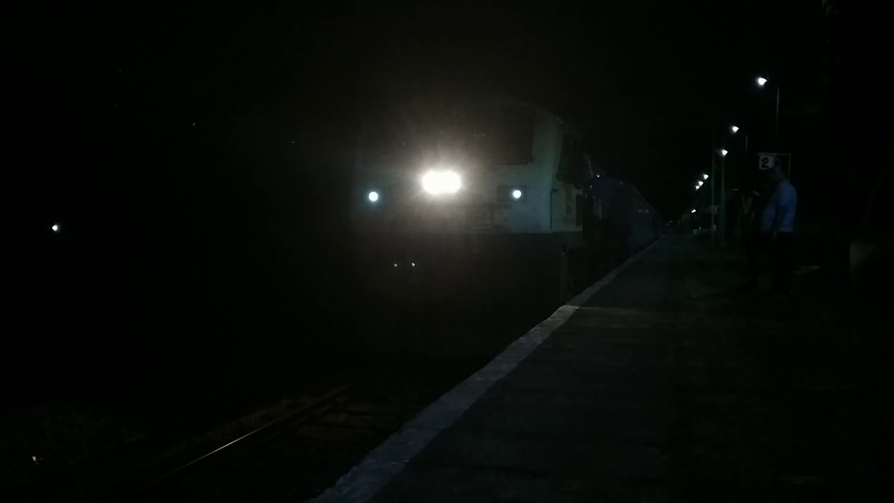 16515 Yeshwanthpur-Karwar express departs from Surathkal - YouTube