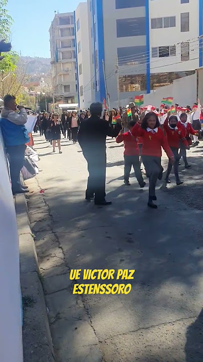 Desfile del 6 de agosto: Unidad Educativa Víctor Paz Estenssoro