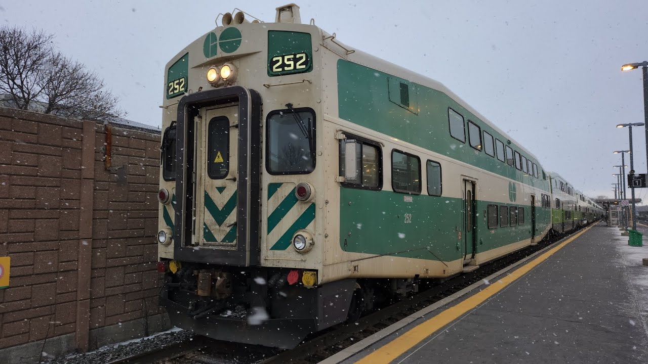 Go Transit 252 GO 1725 - 252 With 623 Departing Clarkson - YouTube