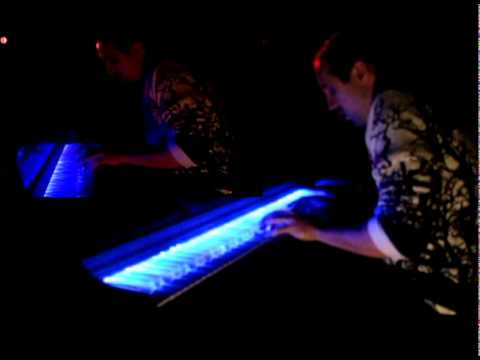 Rocketeer Far East Movement on GloKeys Piano - YouTube