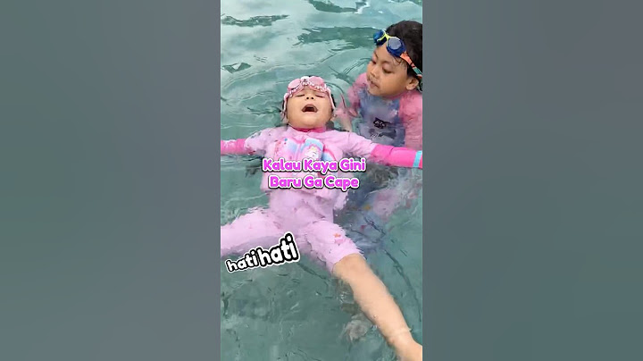 Zahra dan Aycel Berenang Bareng, Aycel Udah Bisa Floating #lucu #swimming #swimmingpool #berenang