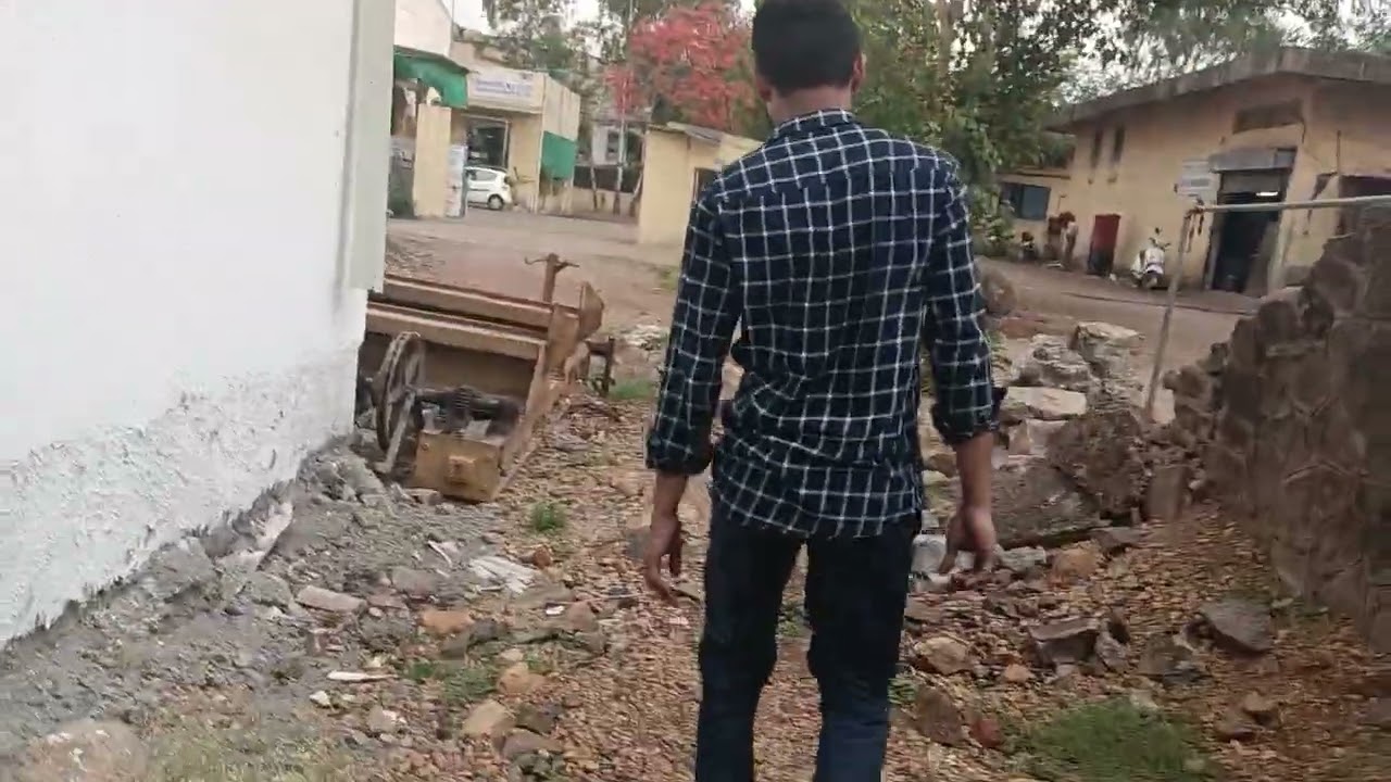 Pune ka ladka Pani lene ke liye gaya tha, 🙂